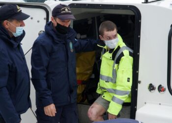 Savnet passager fundet efter færgebrand