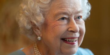 Dronning Elizabeth er testet positiv for covid-19