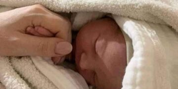 Midt i krigszone: Kvinde føder barn i ukrainsk metro￼