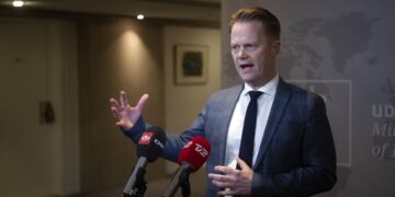 Jeppe Kofod melder ud: Lukker dansk luftrum￼