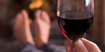 43-årig Hans modtog en flaske vin med posten: Nu ligger han i koma