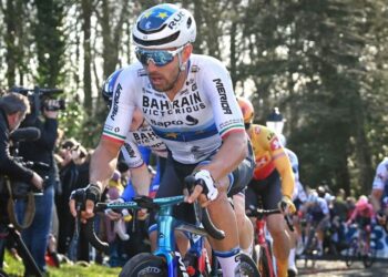 Paris-Roubaix-vinder er ved bevidsthed efter kollaps
