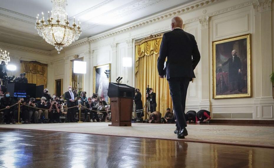 Kun en bred international front kan få Putin til at ændre kurs og hindre en ny kold krig