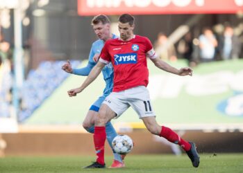 Brandvarme Helenius forlænger Silkeborgs gode stime