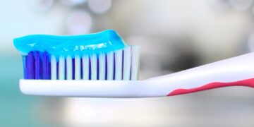 39-årig mand gjorde noget bizart med sin tandbørste: Blev hastet på hospitalet