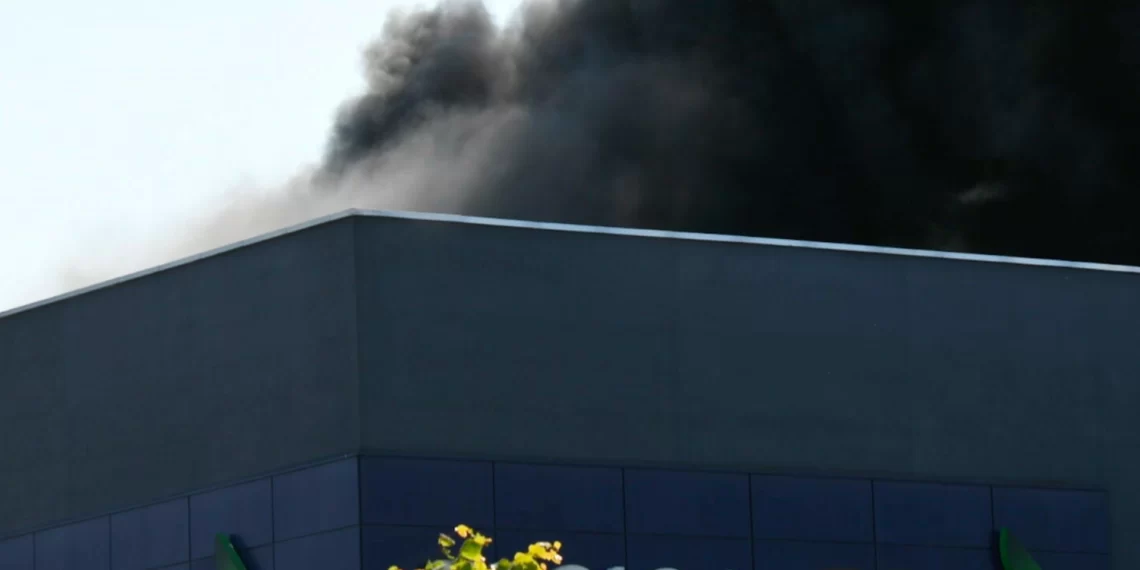 Stor brand i Elgiganten Vejle